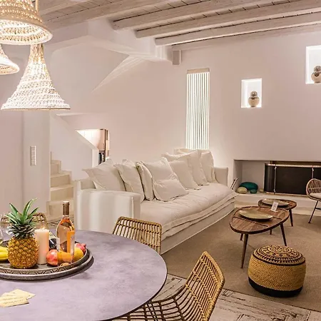 Villa Iakinthos By Mykonian Kazarte Kalafatis