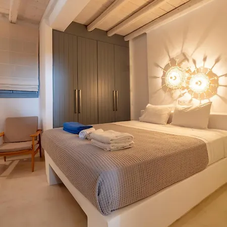 Iakinthos By Mykonian Kazarte *