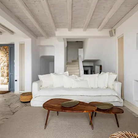 Iakinthos By Mykonian Kazarte