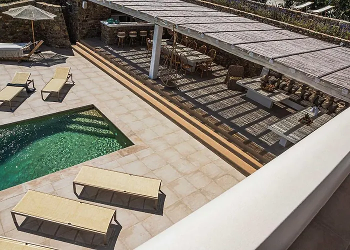 Iakinthos By Mykonian Kazarte Kalafatis