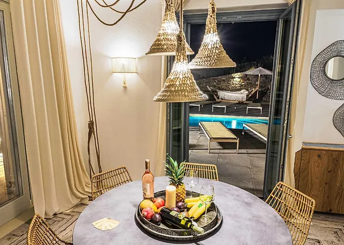 Iakinthos By Mykonian Kazarte * Kalafatis