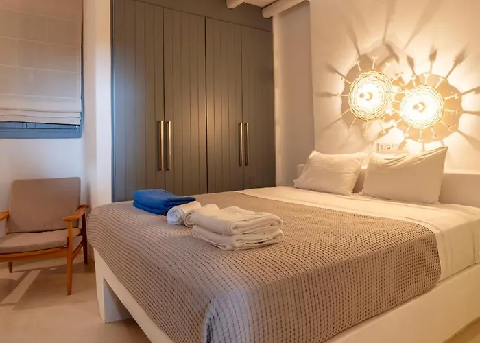 Iakinthos By Mykonian Kazarte *